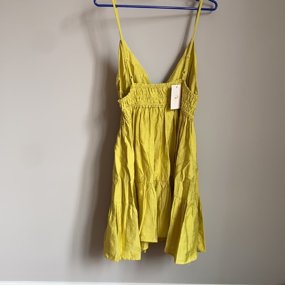 CUTE DRESS NEW WITH TAGS! Size: MEDIUM - Picture 2 of 2